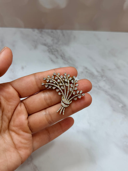 Brooch 553