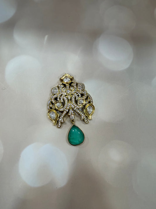 Brooch 600