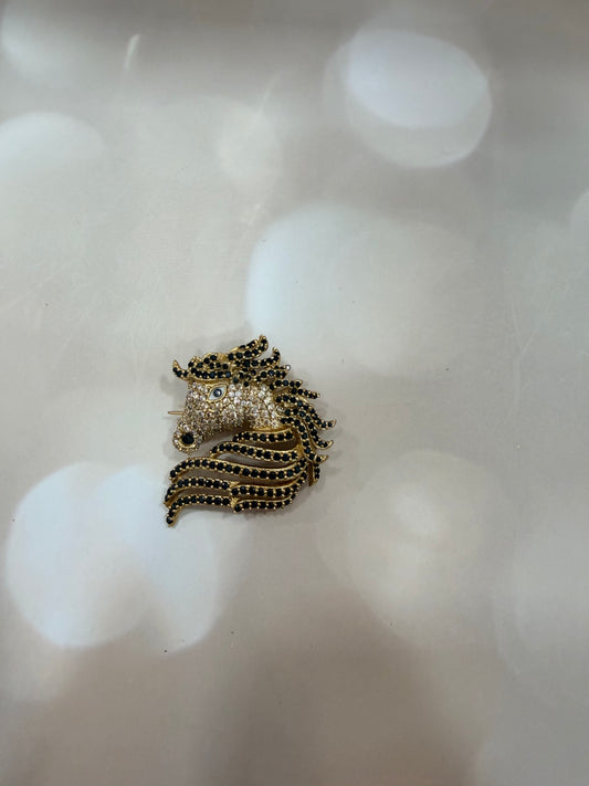 Brooch 680